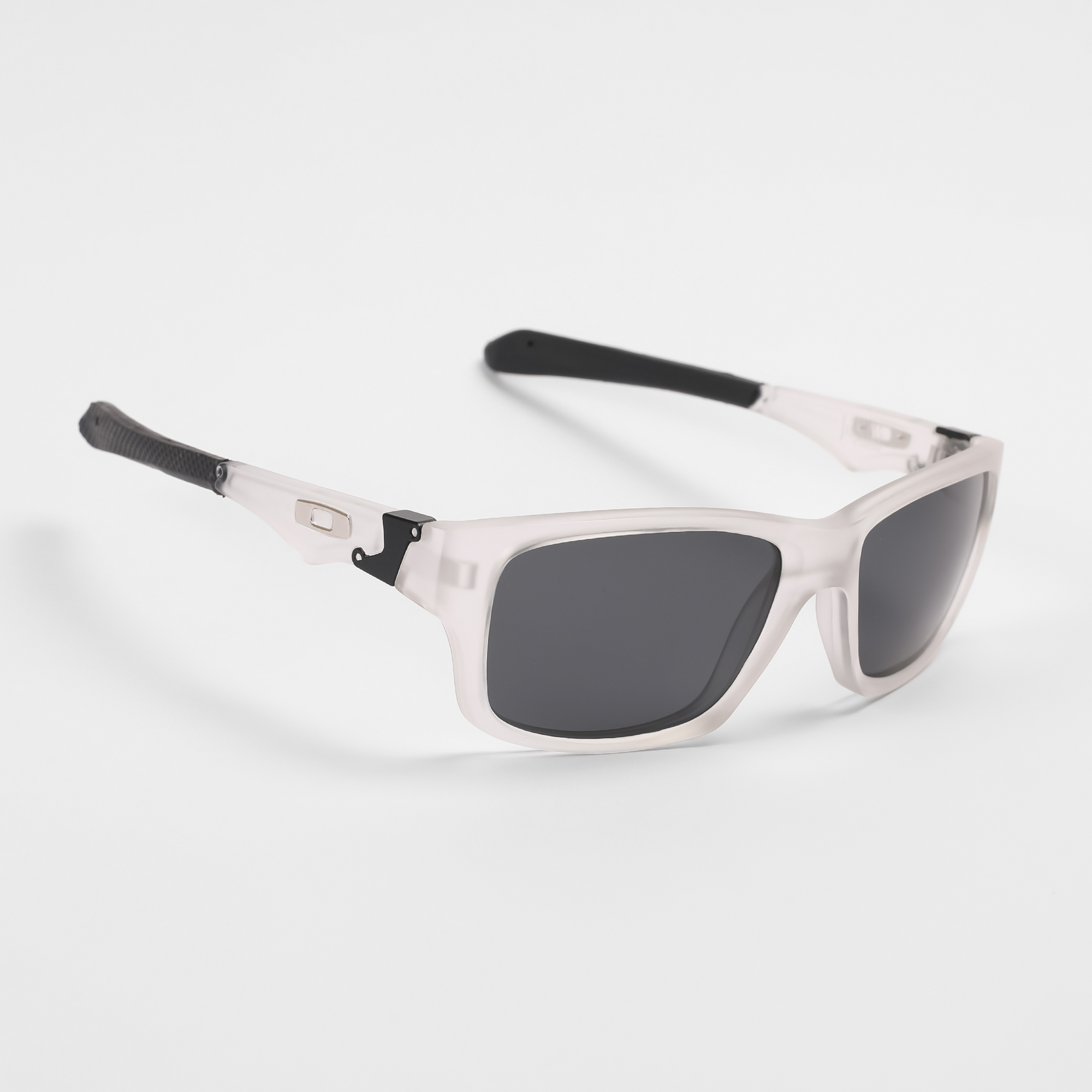 Oakley Sporty Polarized Sunglasses-009135 White by Oakley – Rs1,800 | Lookscart Nepal
